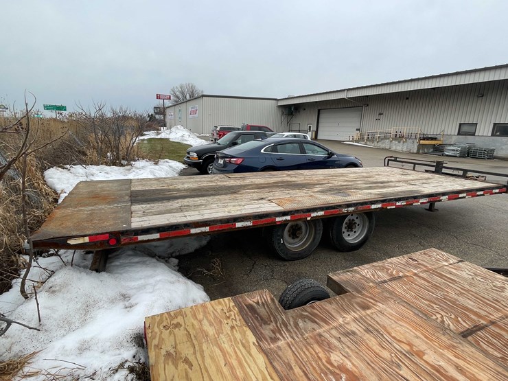 #1994-•-2017-trailer-(no-title)-(of)-image-5