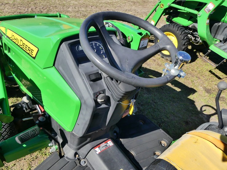2021-john-deere-1025r-image-14