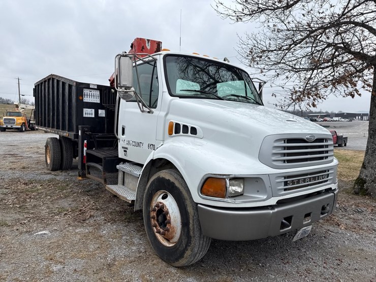 #30694-•-2008-sterling-litter/debris-truck-image-2
