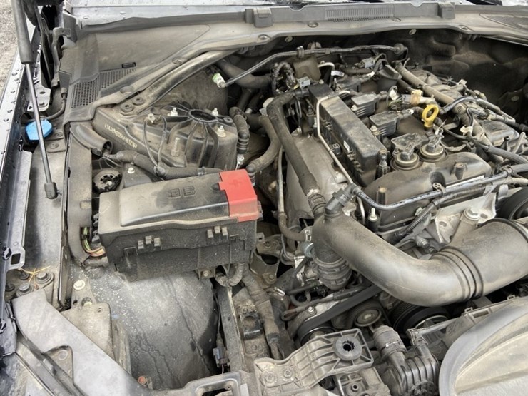 2017-jaguar-xe-25t-sedan-image-37