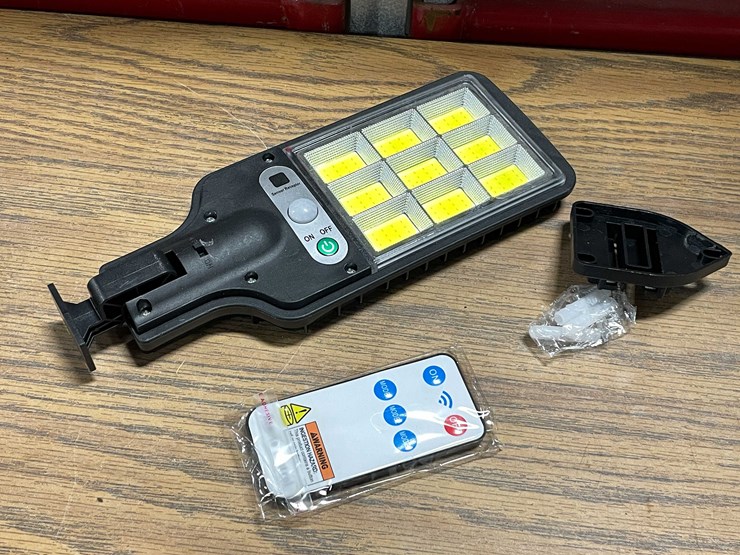 #2071-•-sensor-street-lamp-(t2)-image-3