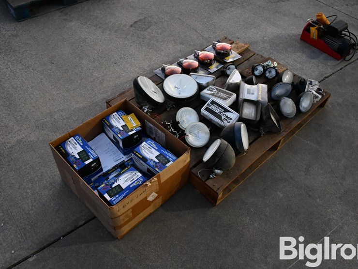 pallet-of-different-types-of-lights-image-7