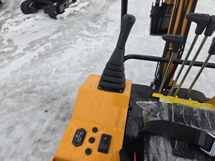 #2192-•-unused-future-ft15-mini-excavator-image-26