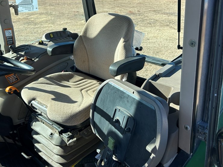 john-deere-6105e-image-37