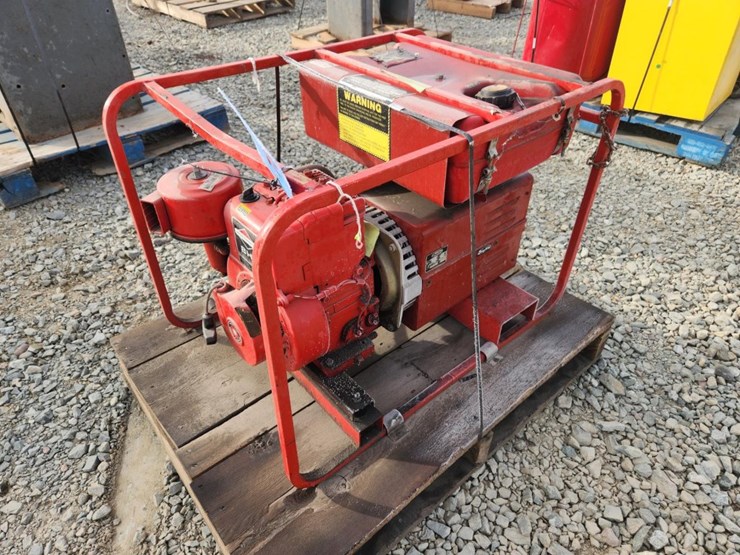 #6032-•-dayton-professional-3000-watt-portable-generator-image-1