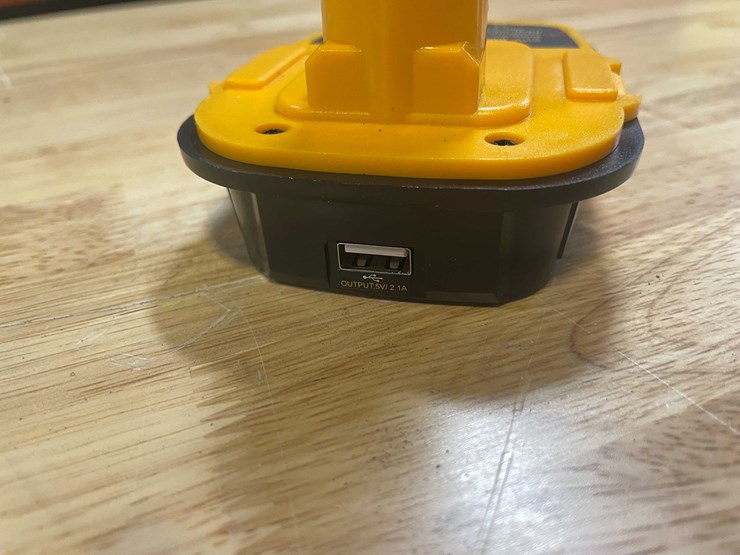 #2034-•-dewalt-style-18-volt-to-20-volt-adapter-(pr12)-image-4