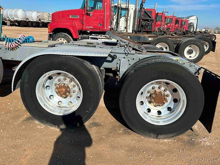 2012-peterbilt-367-image-6