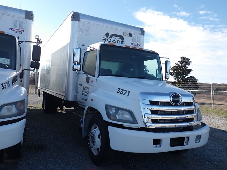 2020-hino-268a-image-3