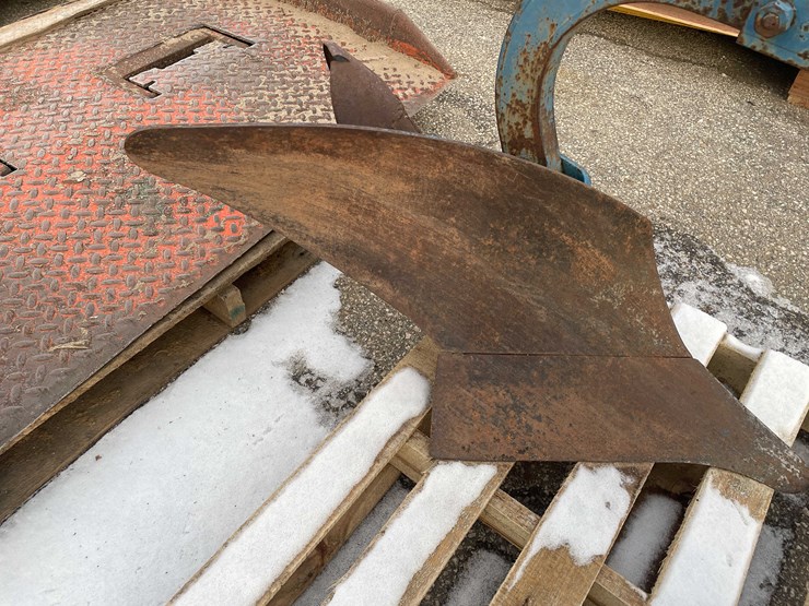 #4076-•-heavy-duty-two-bottom-plow-(08)-image-16
