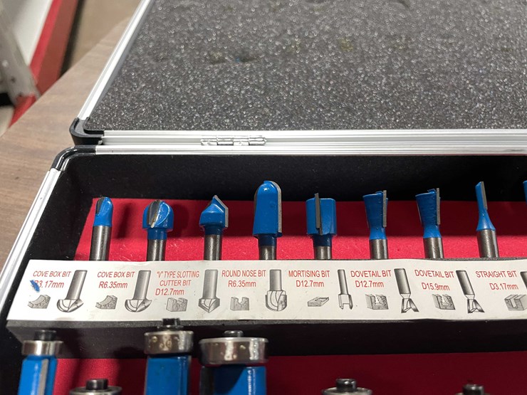#2054-•-(35)-piece-router-bit-set-(cw)-image-3