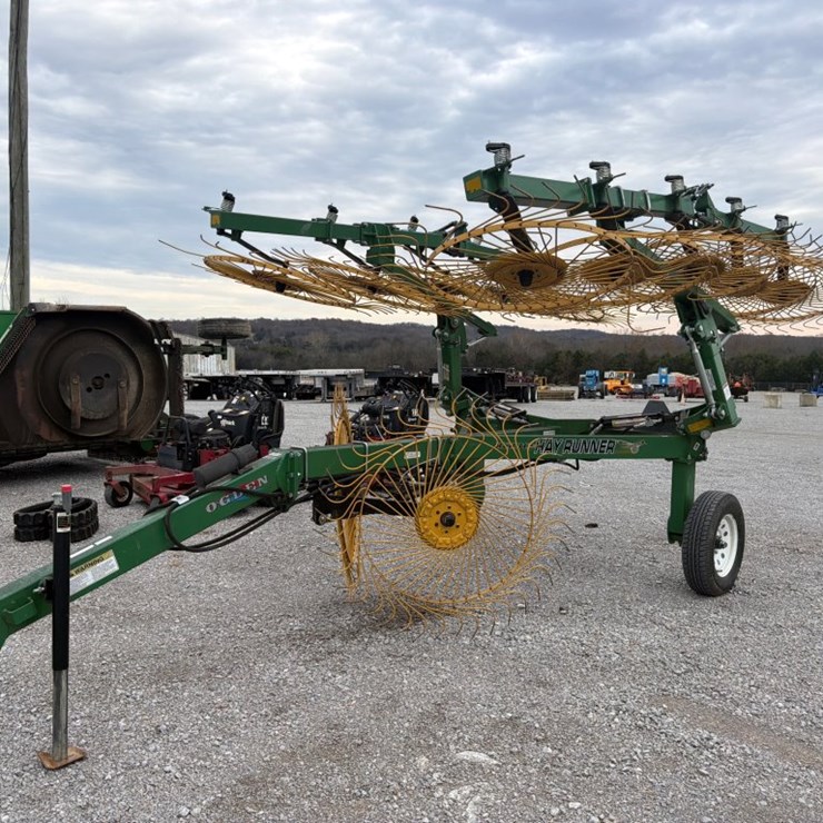#30478 • OGDEN RCR812 HAYRUNNER HAY RAKE
