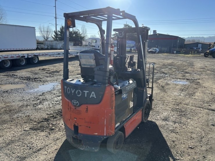 2018-toyota-8fbcu25-image-4