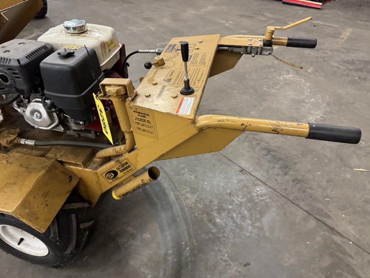 #3280-•-ase-hydraulic-tractor-with-roof-remover-attachment-image-11