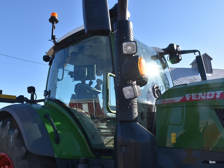 2023-fendt-728-vario-image-16