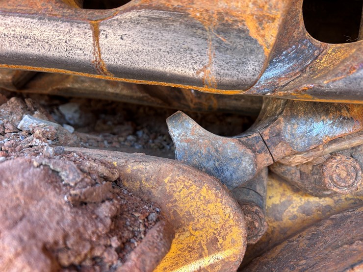 komatsu-d61pxi-24-image-22