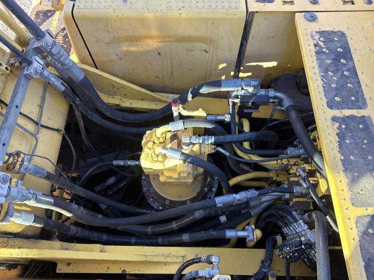 2014-komatsu-pc360-lc-10-image-41