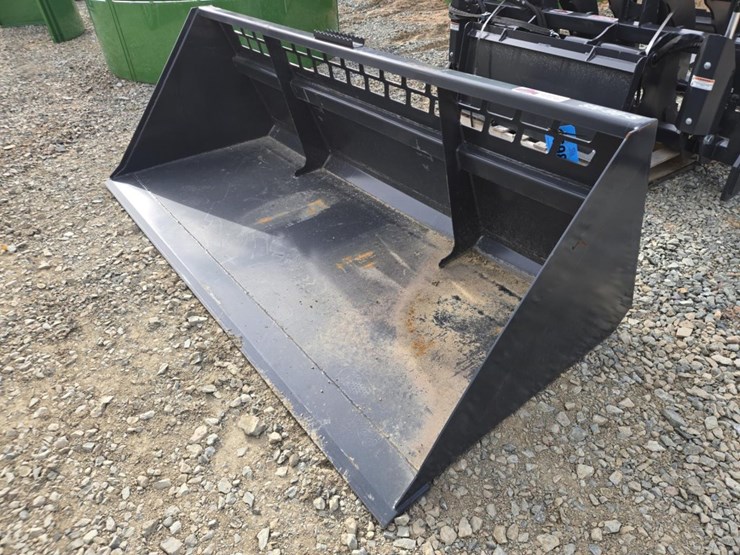 #6001-•-unused-96"-stout-skid-steer-snow-bucket-image-1
