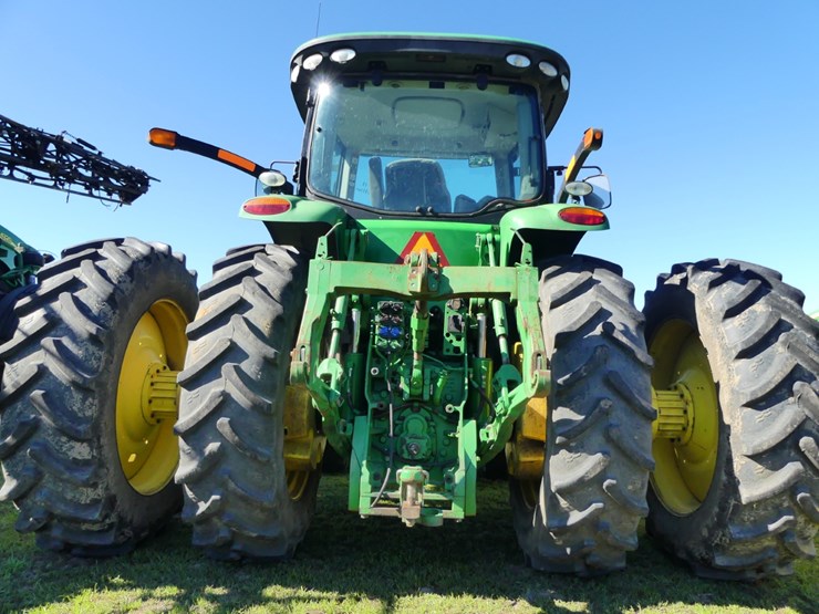2012-john-deere-8235r-image-5