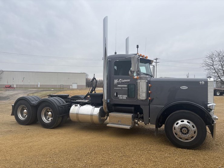 2006-peterbilt-379-image-4