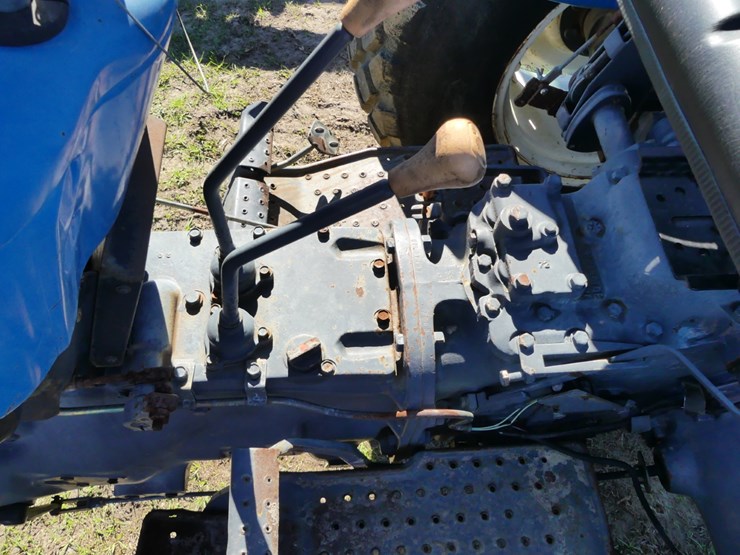 new-holland-3930-image-12