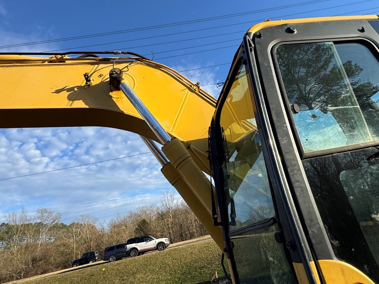 komatsu-pc270-lc-8-image-38