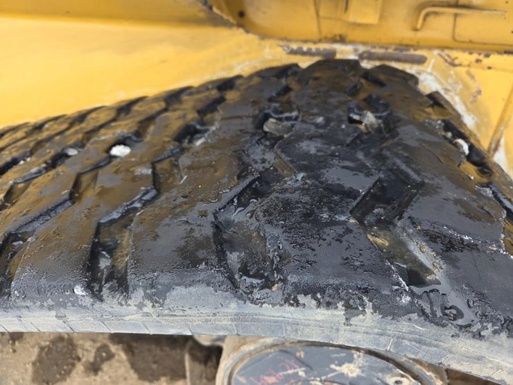 2019-deere-331g-image-71