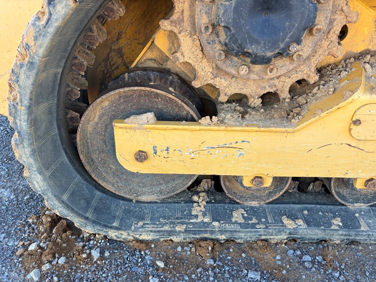 2017-gehl-rt165-image-9