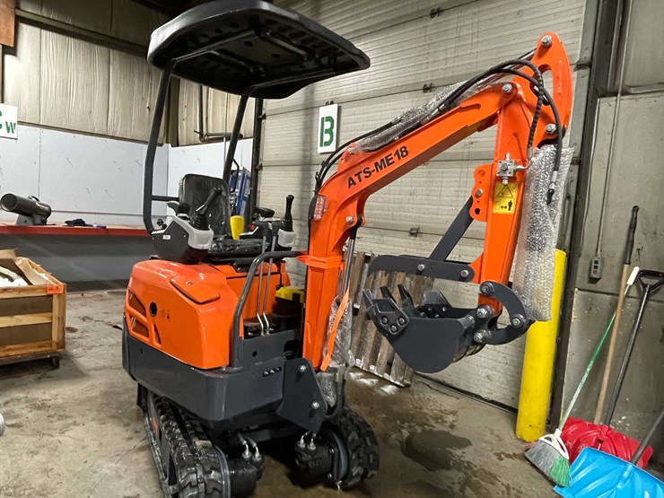 #2003-•-2025-unused-me18-mini-excavator-(o9)-image-1