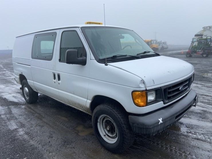 2004-ford-e350-sd-image-7