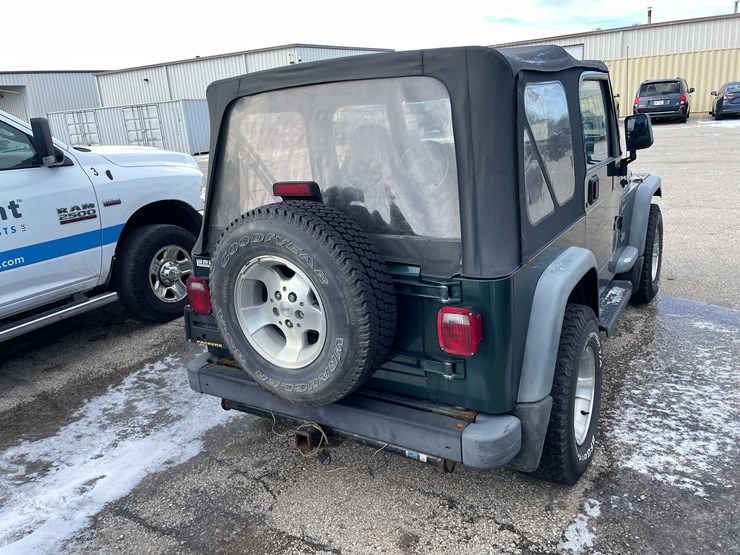 2000-jeep-wrangler-sport-image-11