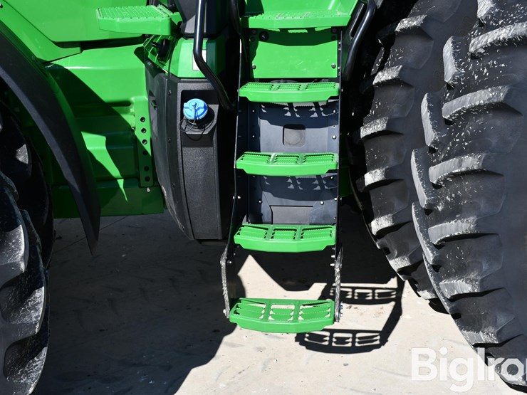 2022-john-deere-8r-410-image-18