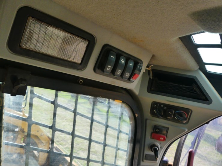 2022-caterpillar-289d3-image-15