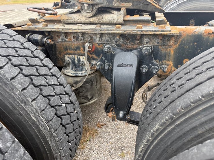#30502-•-2018-freightliner-cascadia-tandem-axle-truck-tract-image-11