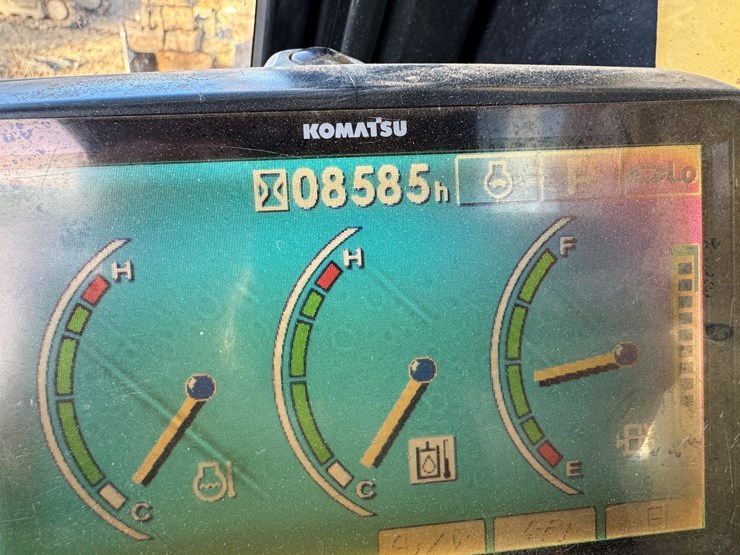 komatsu-pc270-lc-8-image-65