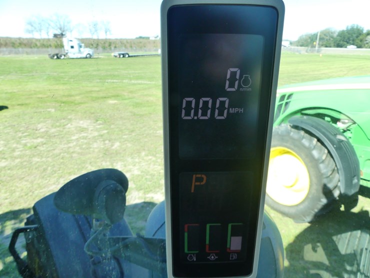 2012-john-deere-8235r-image-15