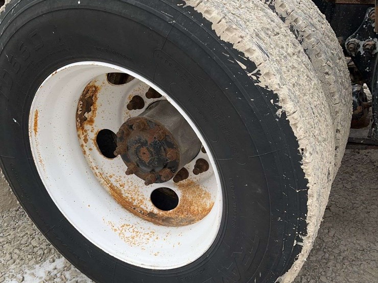 2014-freightliner-cascadia-125-image-25