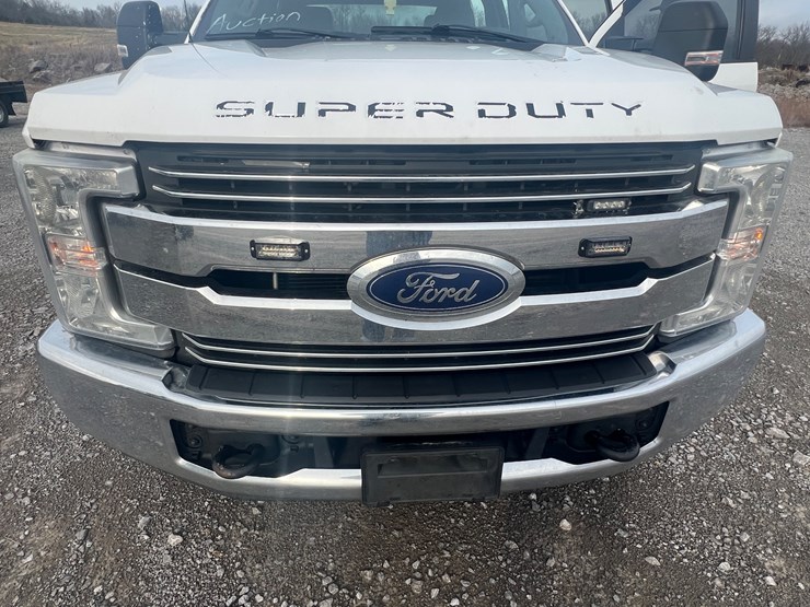 2019-ford-f250-xl-image-11