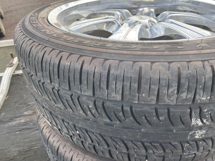 #1449-•-(4)-aluminum-6-bolt-rims-with-tires-image-6