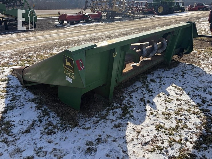 john-deere-444-image-2