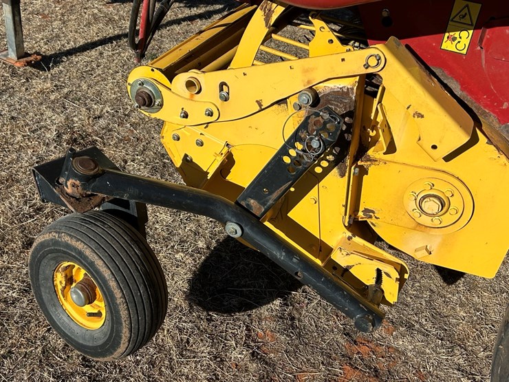 #87-•-2015-new-holland-rb560-image-8