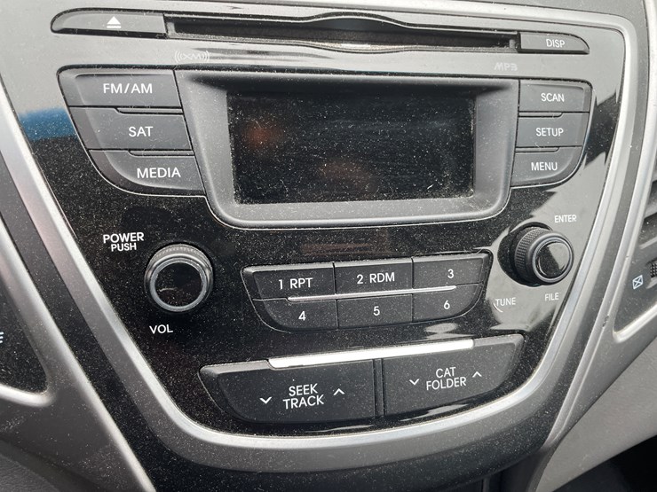 #1048-•-2015-hyundai-elantra-sedan-(has-wi-title)-image-19