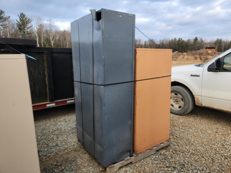 #6046-•-(4)-cabinets-and-locker-image-4