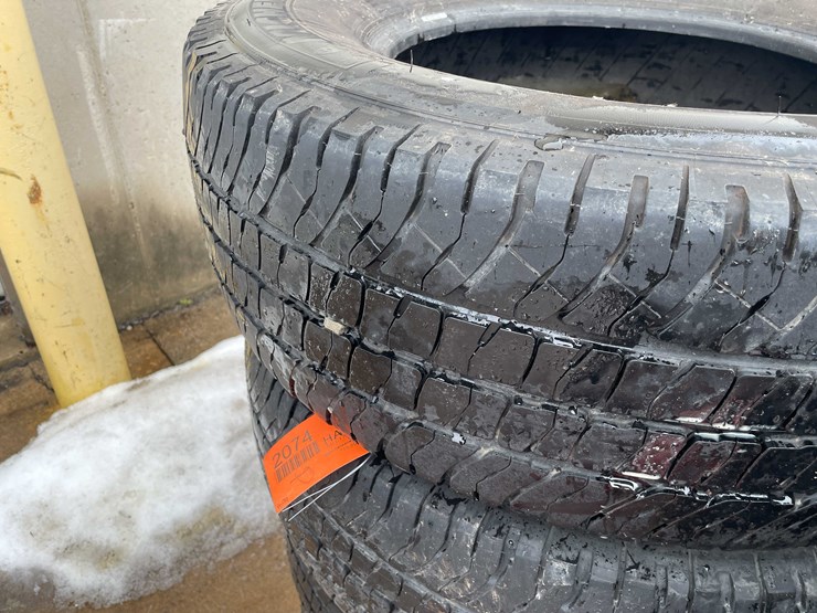 #2074-•-(4)-tires-(o3)-image-7