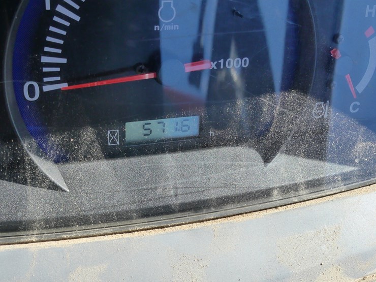 2022-kubota-mx5400-image-16