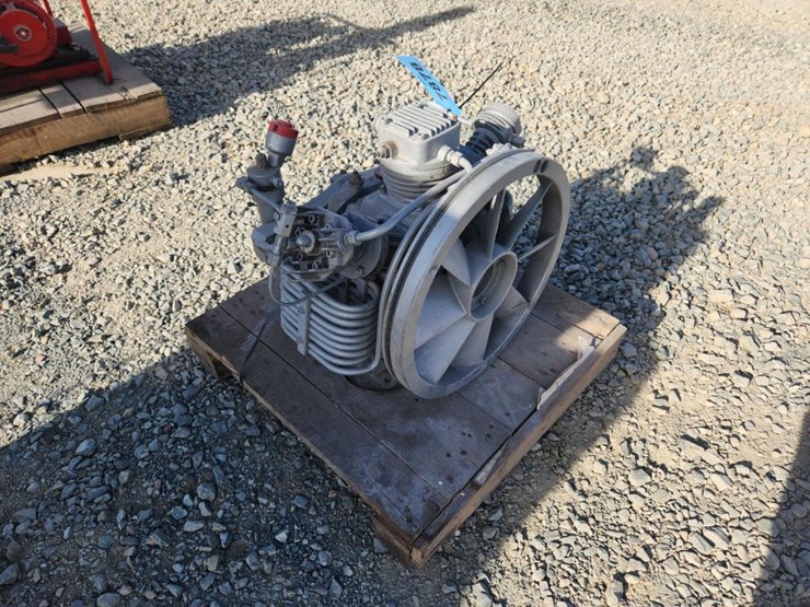 #6031-•-air-compressor-image-2