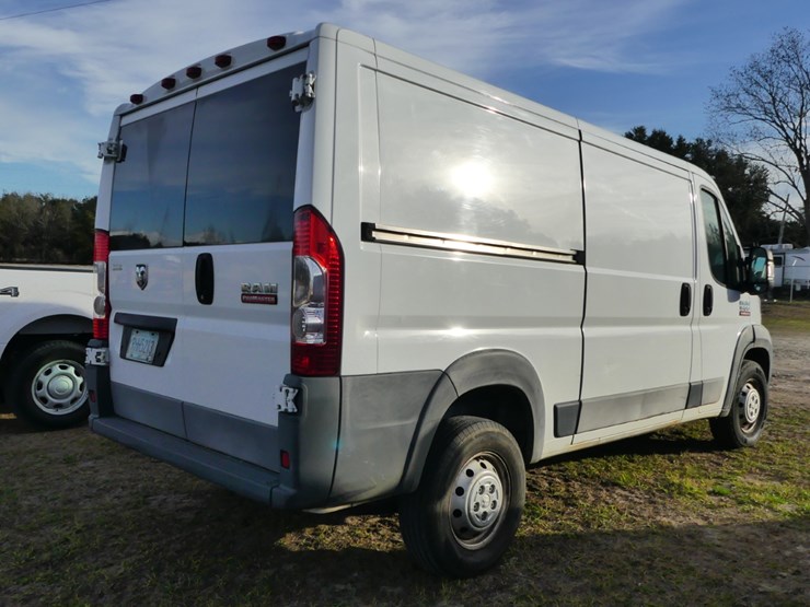 2016-dodge-1500-image-3