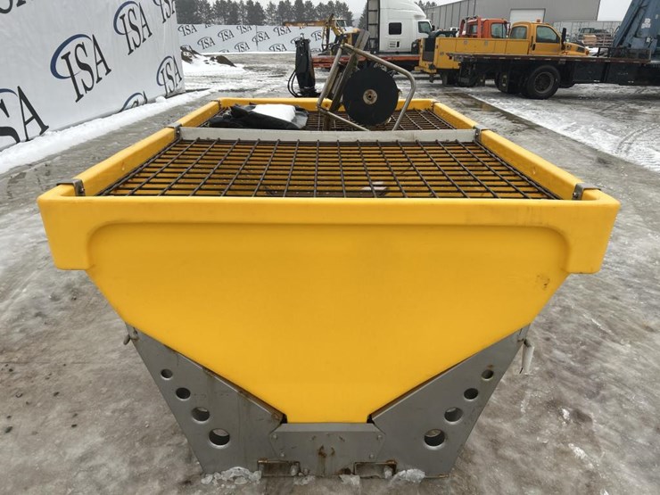 #5004-•-snowex-tailgate-hopper-salt/sand-spreader-image-8