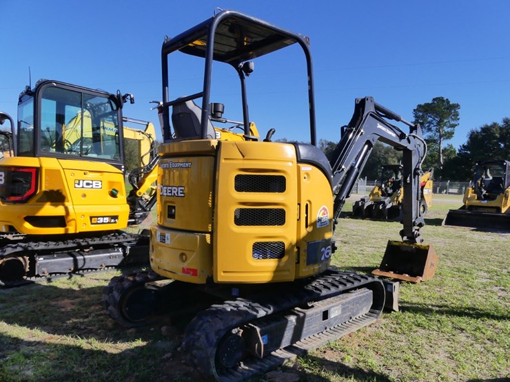 2020-deere-26g-image-3