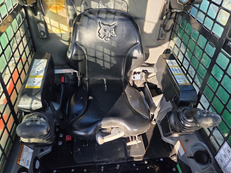 2018-bobcat-t740-image-39