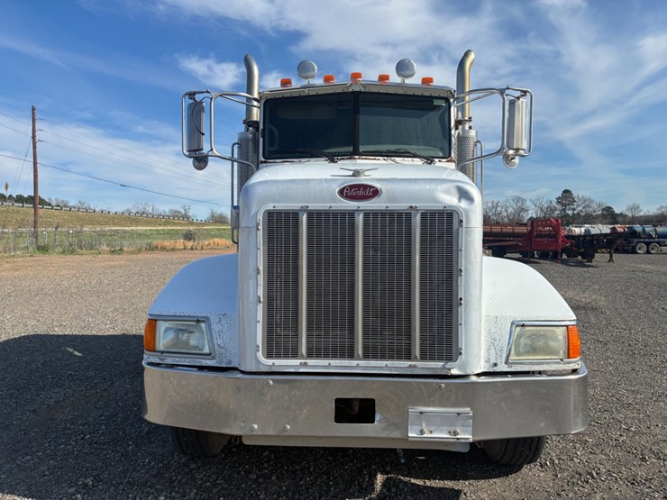 2007-peterbilt-385-image-2